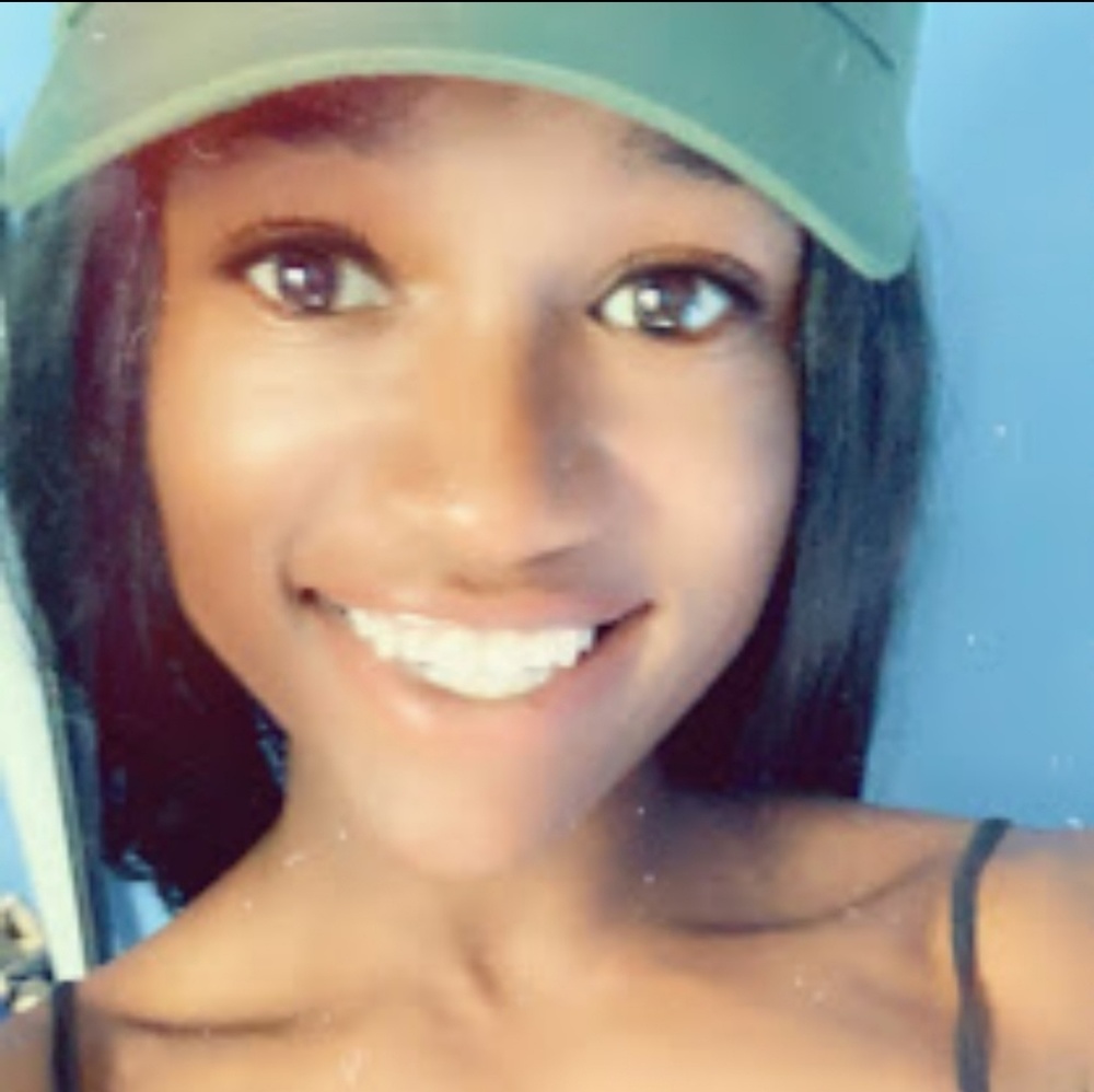 Meet your Posher, Jasmine